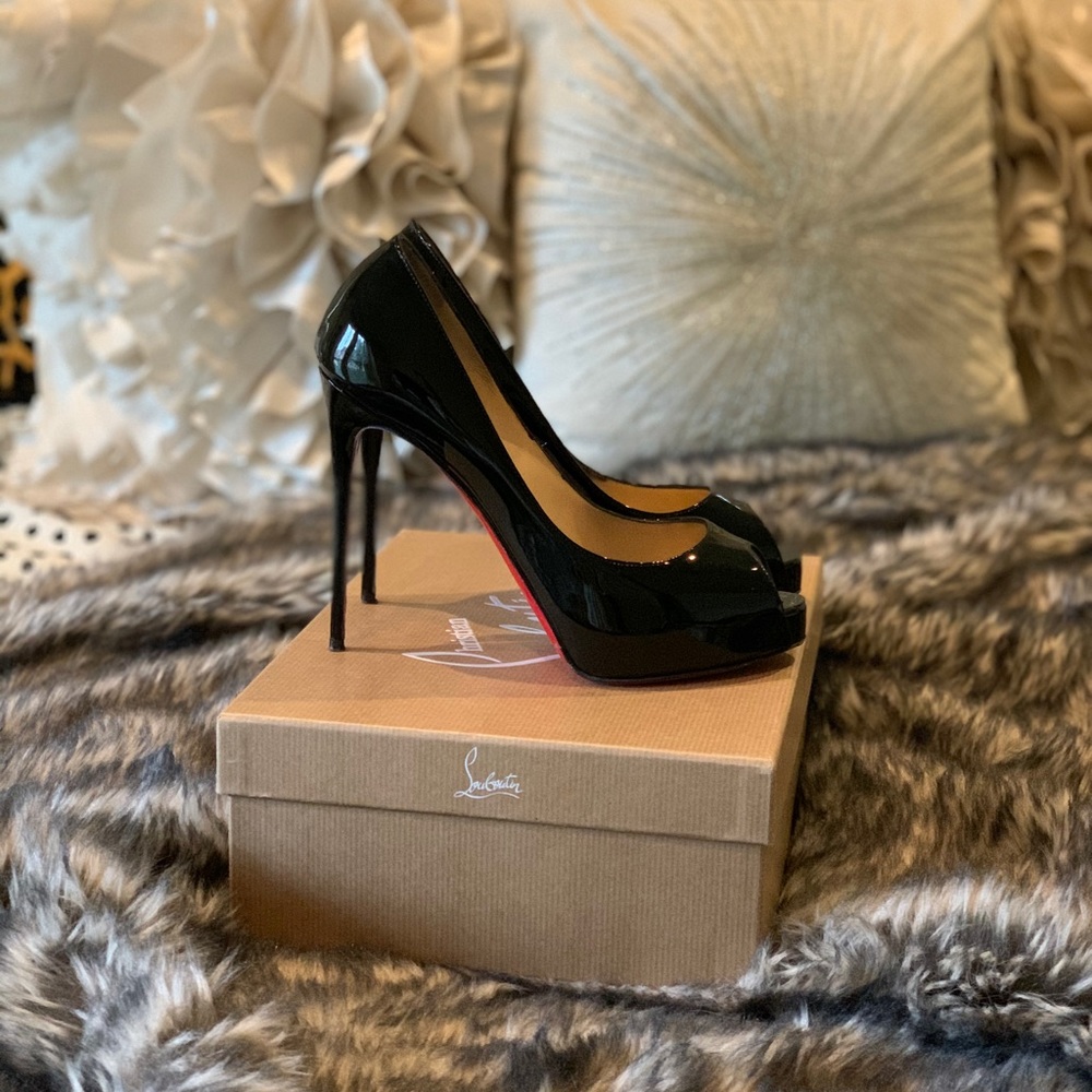 Christian Louboutin New Very Privé size 38